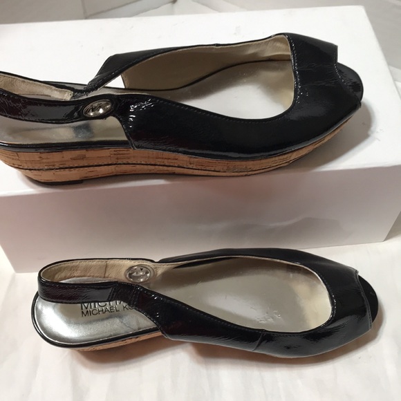 New! Michael kors patent leather cork wedge with logo on the side - Picture 2 of 7